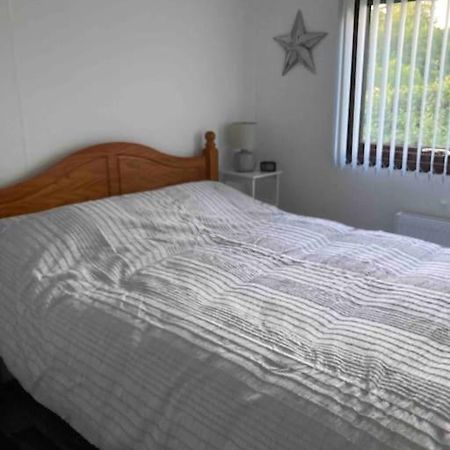 Cwtch Cymru Lodge 7F Caer Beris Holiday Lodge Park ビルス・ウェールズ エクステリア 写真